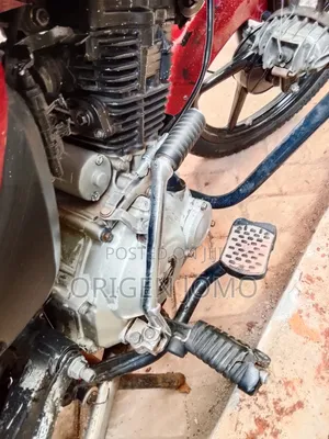 Bajaj Boxer 150 UG 2023 Red