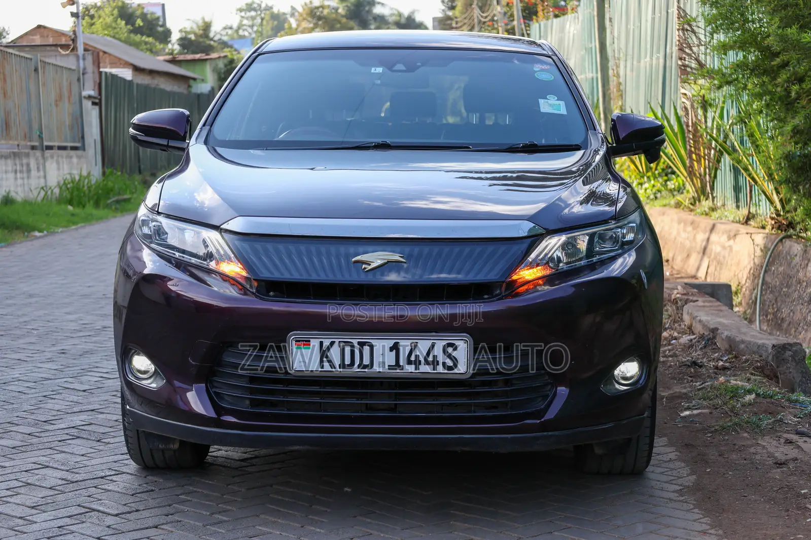 Toyota Harrier 2.0 2014 Maroon
