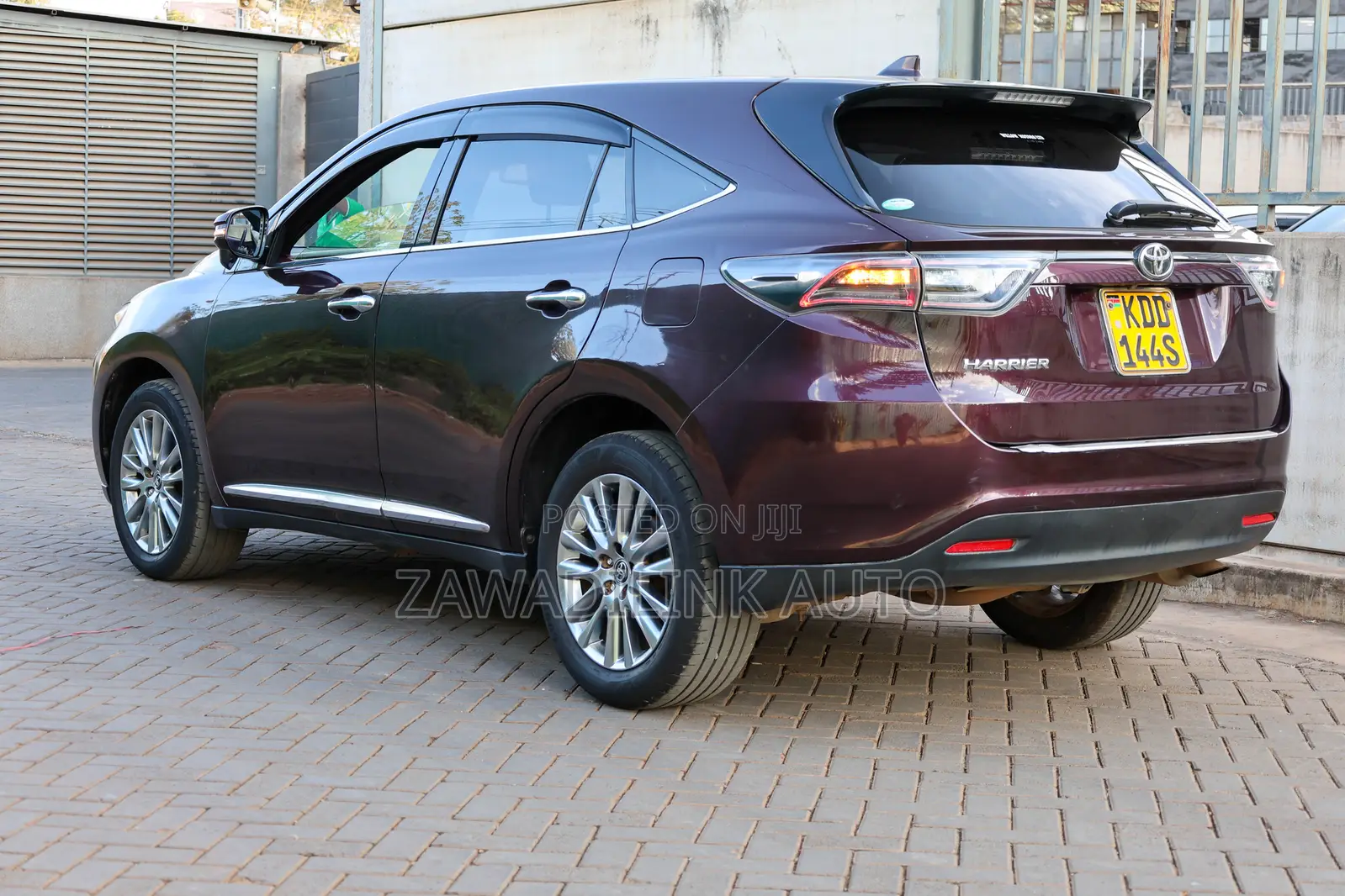 Toyota Harrier 2.0 2014 Maroon