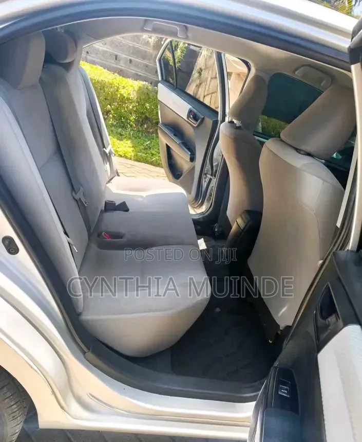 Toyota Axio 2012 Silver