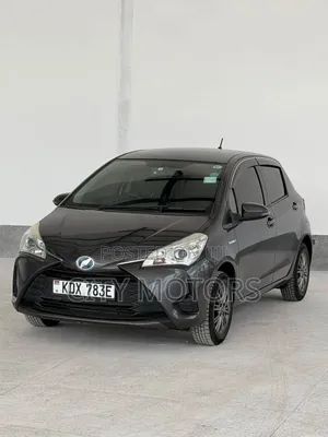 Toyota Vitz 1.5 FWD Hybrid 5dr 2018 Black