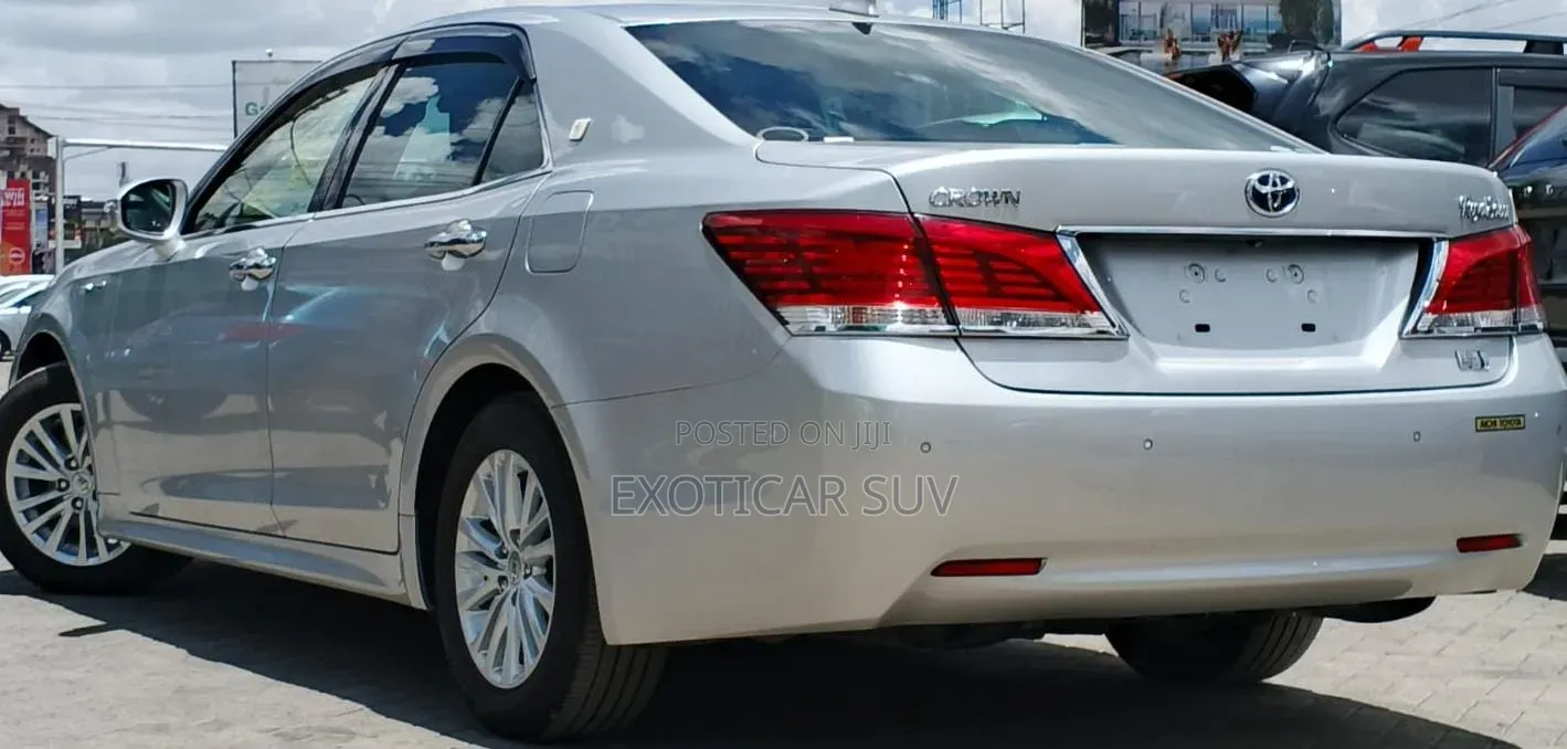 Toyota Crown 2019
