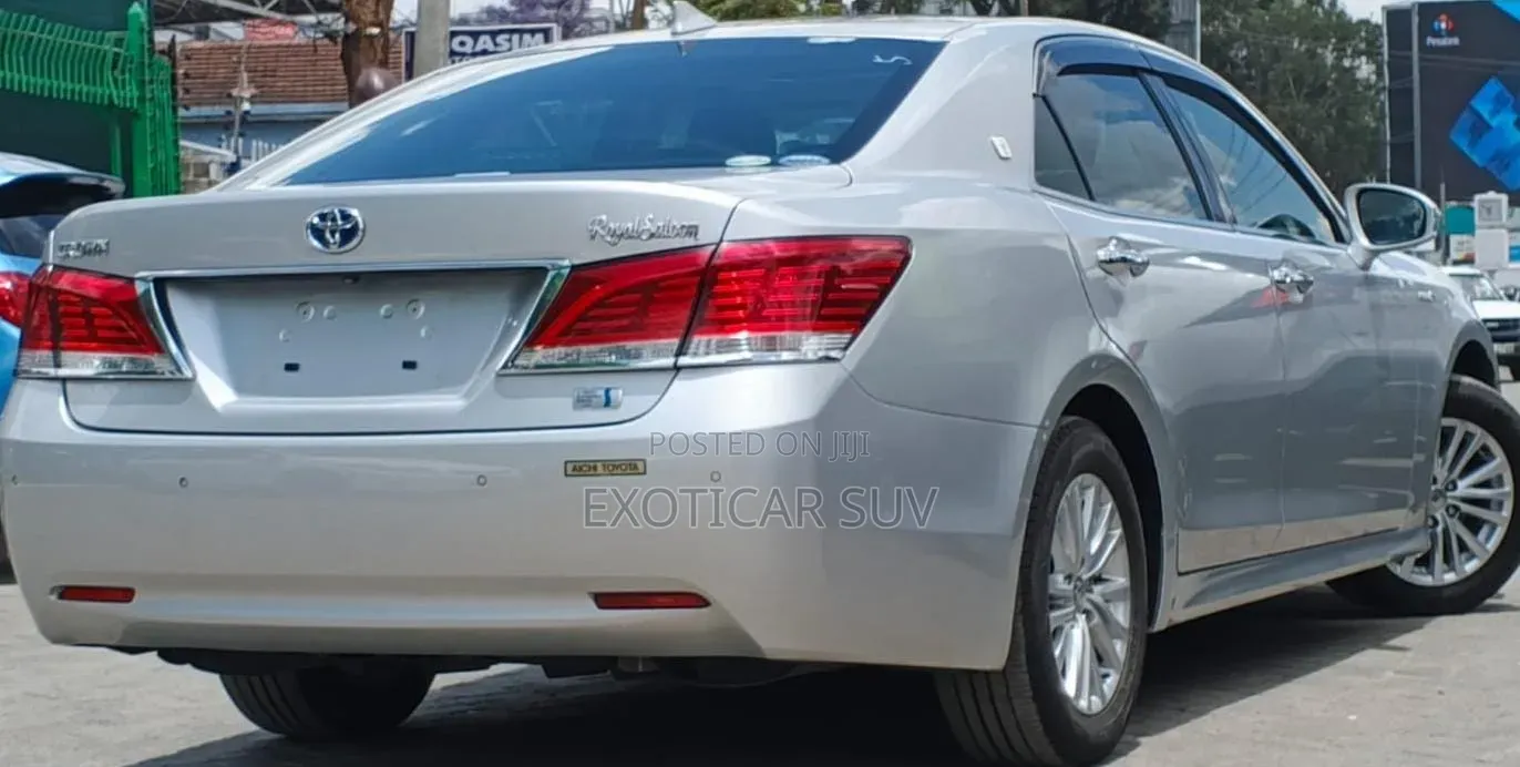 Toyota Crown 2019