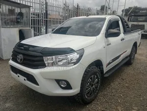 Toyota Hilux 2019 White