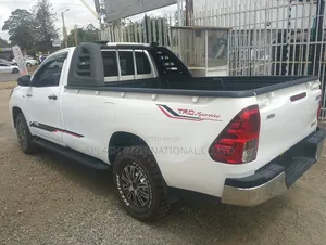 Toyota Hilux 2019 White