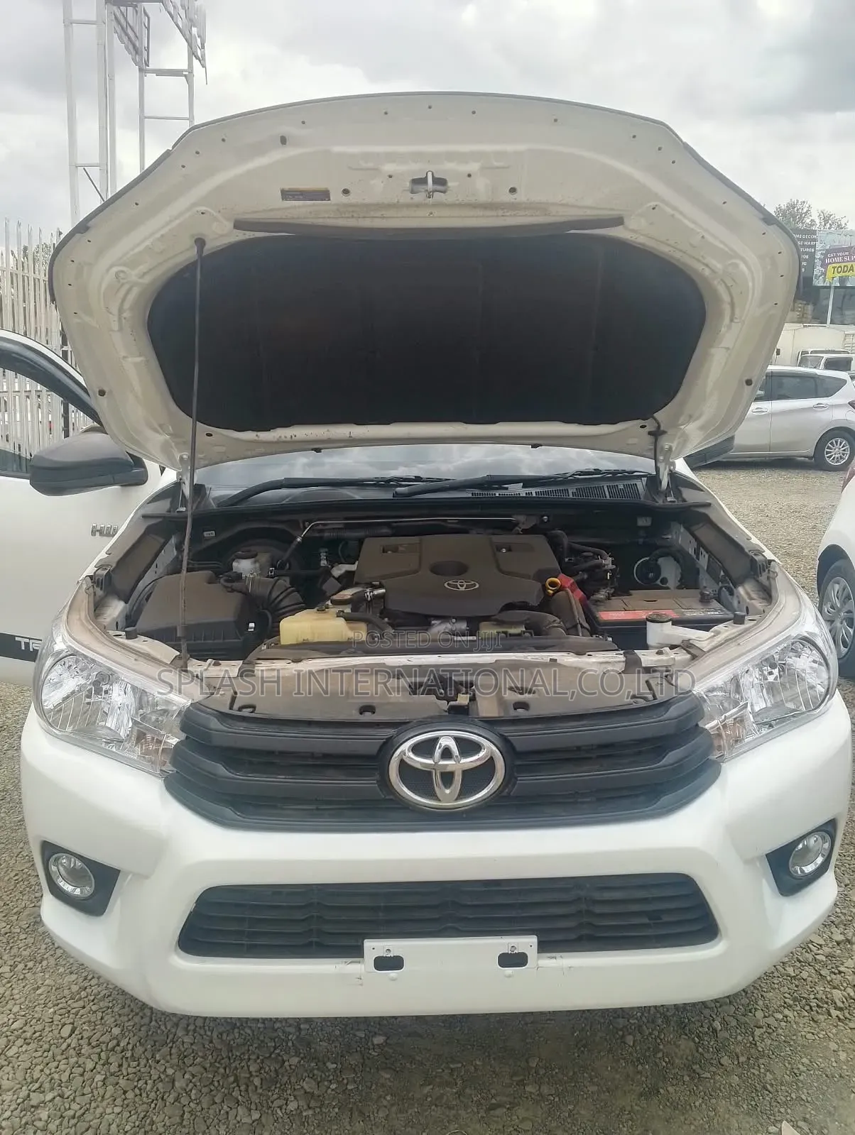 Toyota Hilux 2019 White
