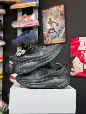 Nike Vomero 18 GORE-TEX Unisex Sneakers