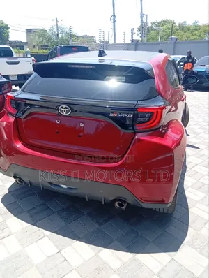 Toyota Yaris 2024 Red