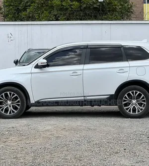Mitsubishi Outlander 2015 White