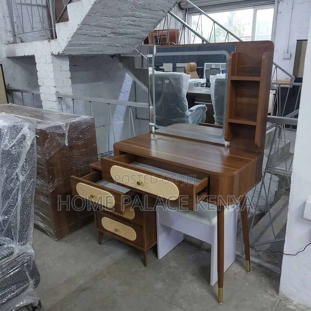 Dressing Table; Brown Vintage 4-Drawer Makeup Table