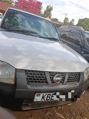 Nissan Hardbody 2007 White