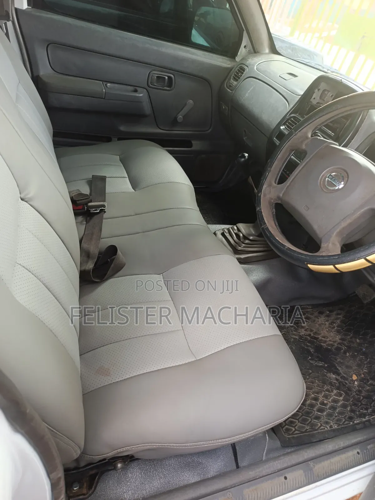 Nissan Hardbody 2007 White