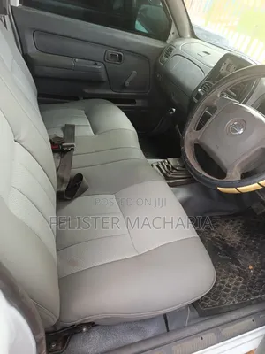 Nissan Hardbody 2007 White