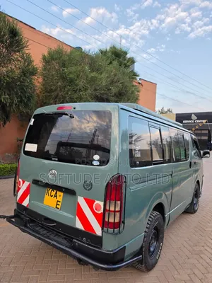 Toyota HiAce 2007 Green