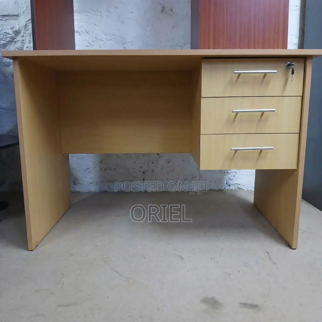 Modern 120cm Computer Desk – Sleek Work Table for Home Offices