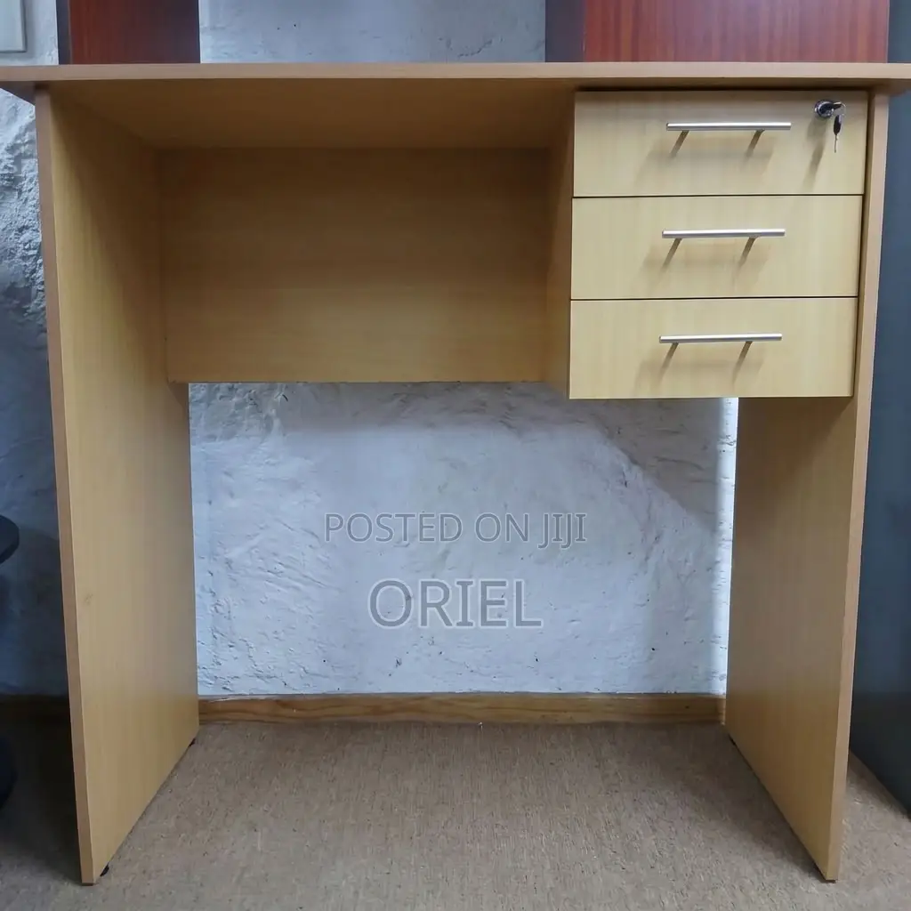Modern 120cm Computer Desk – Sleek Work Table for Home Offices