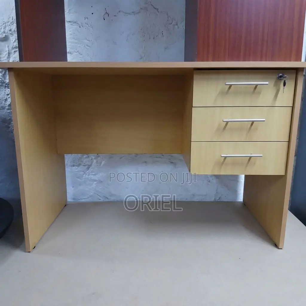 Modern 120cm Computer Desk – Sleek Work Table for Home Offices