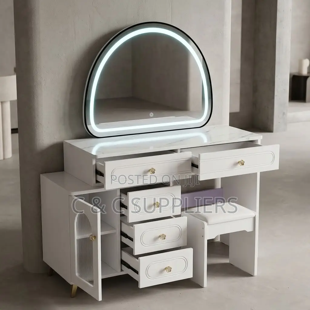 Bedroom Modern Make Up Table With Lighting