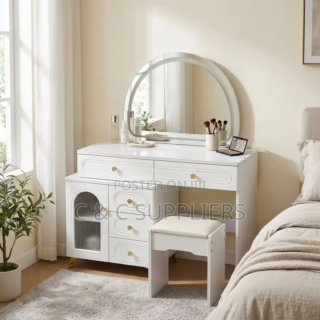 Bedroom Modern Make Up Table With Lighting