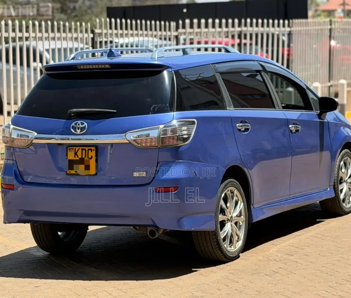 Toyota Wish 2014 Blue