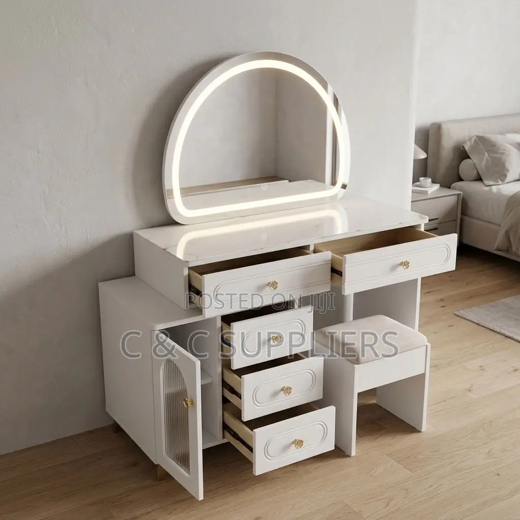 Bedroom Modern Make Up Table With Lighting