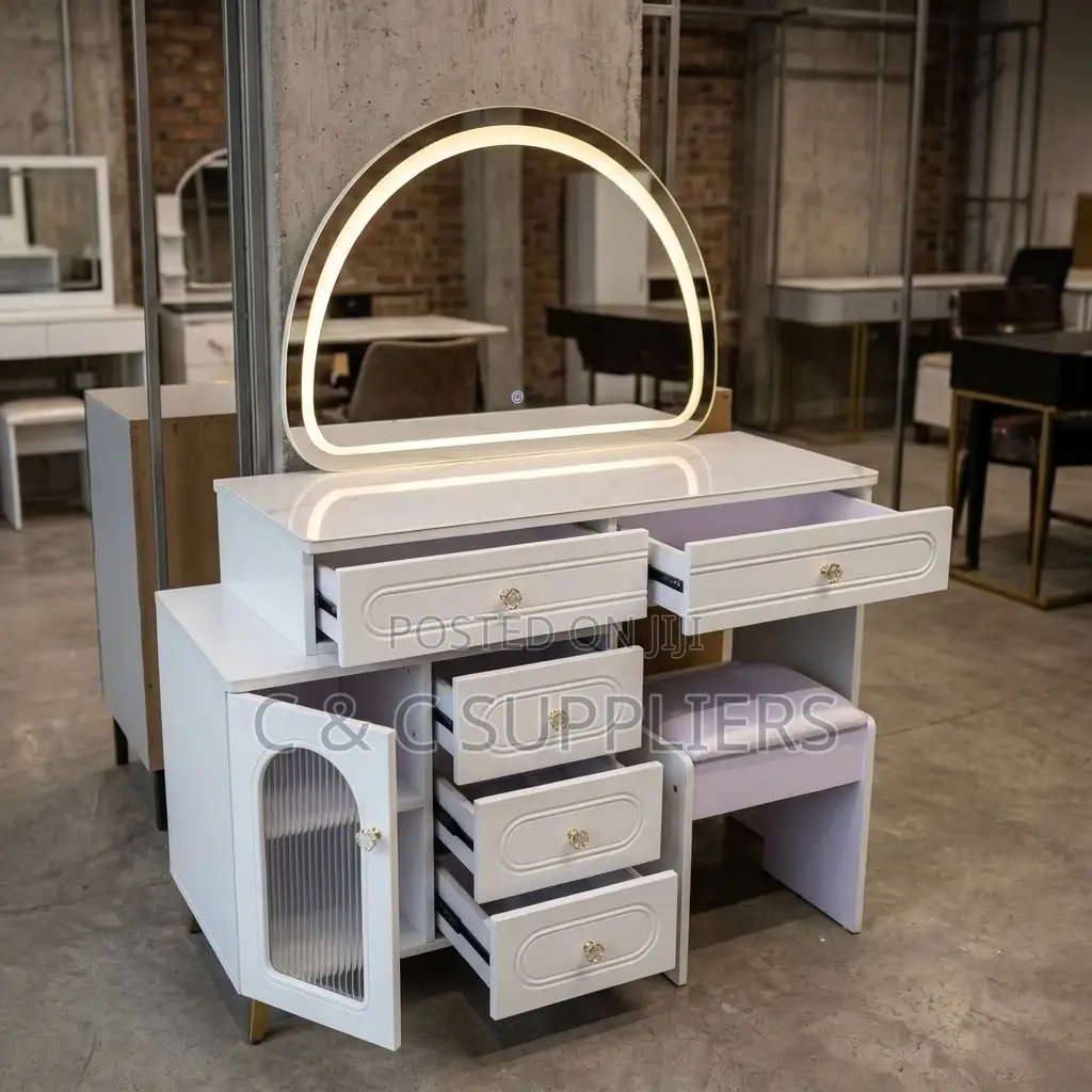 Bedroom Modern Make Up Table With Lighting