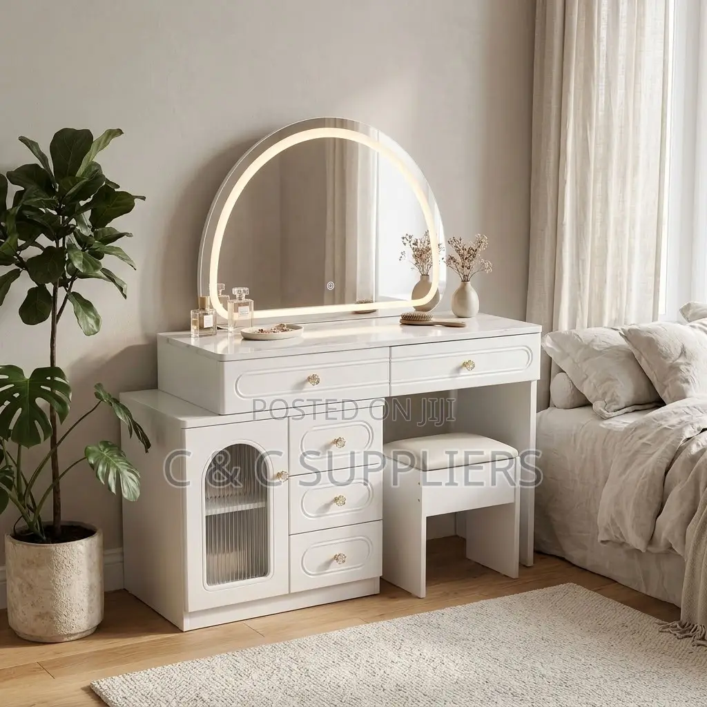 Bedroom Modern Make Up Table With Lighting
