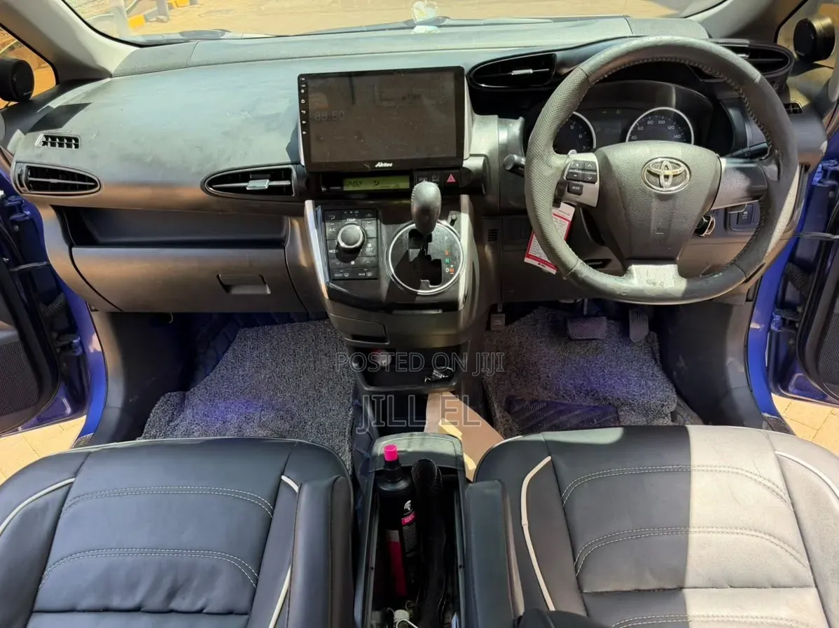 Toyota Wish 2014 Blue