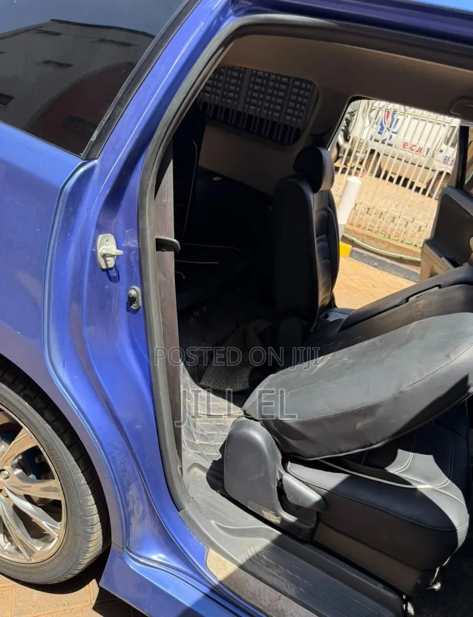 Toyota Wish 2014 Blue
