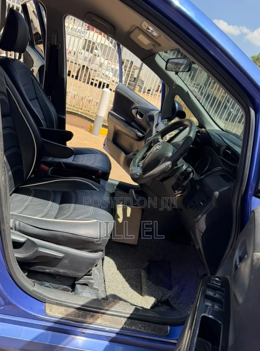 Toyota Wish 2014 Blue