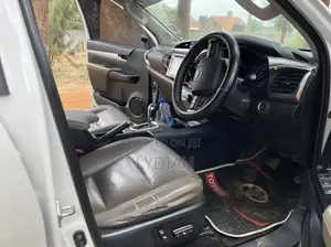 Toyota Hilux 2016 White