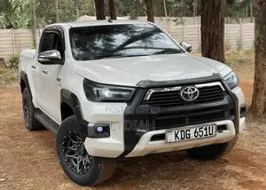 Toyota Hilux 2016 White
