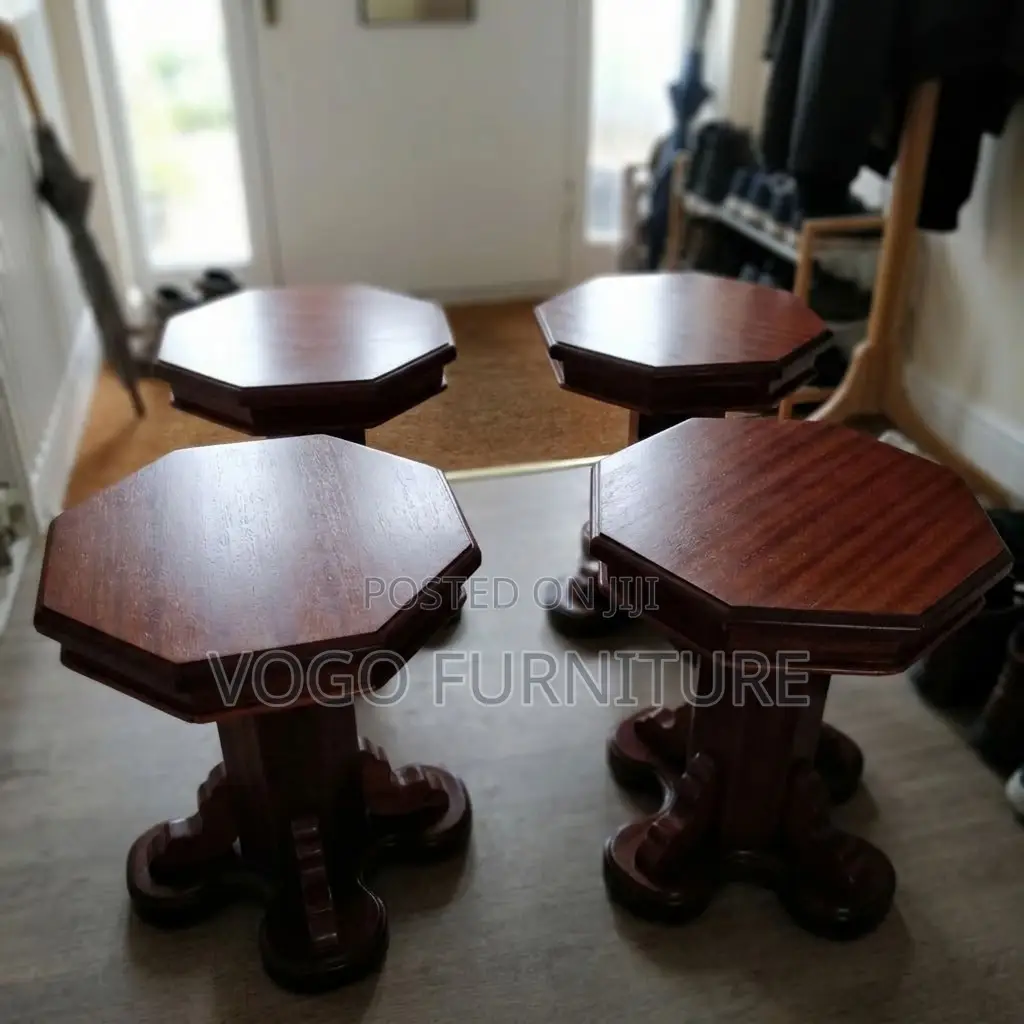 Coffee Table; Mahogany Coffee Table