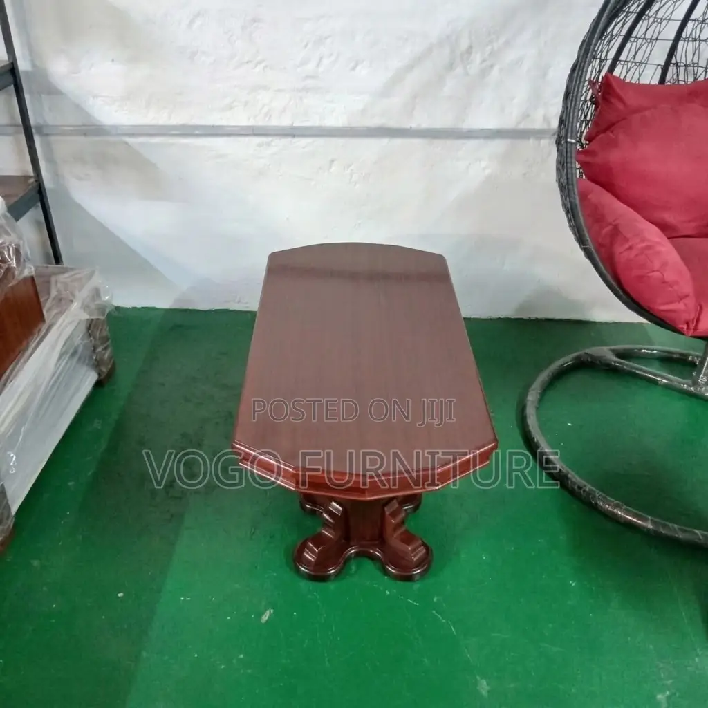 Coffee Table; Mahogany Coffee Table