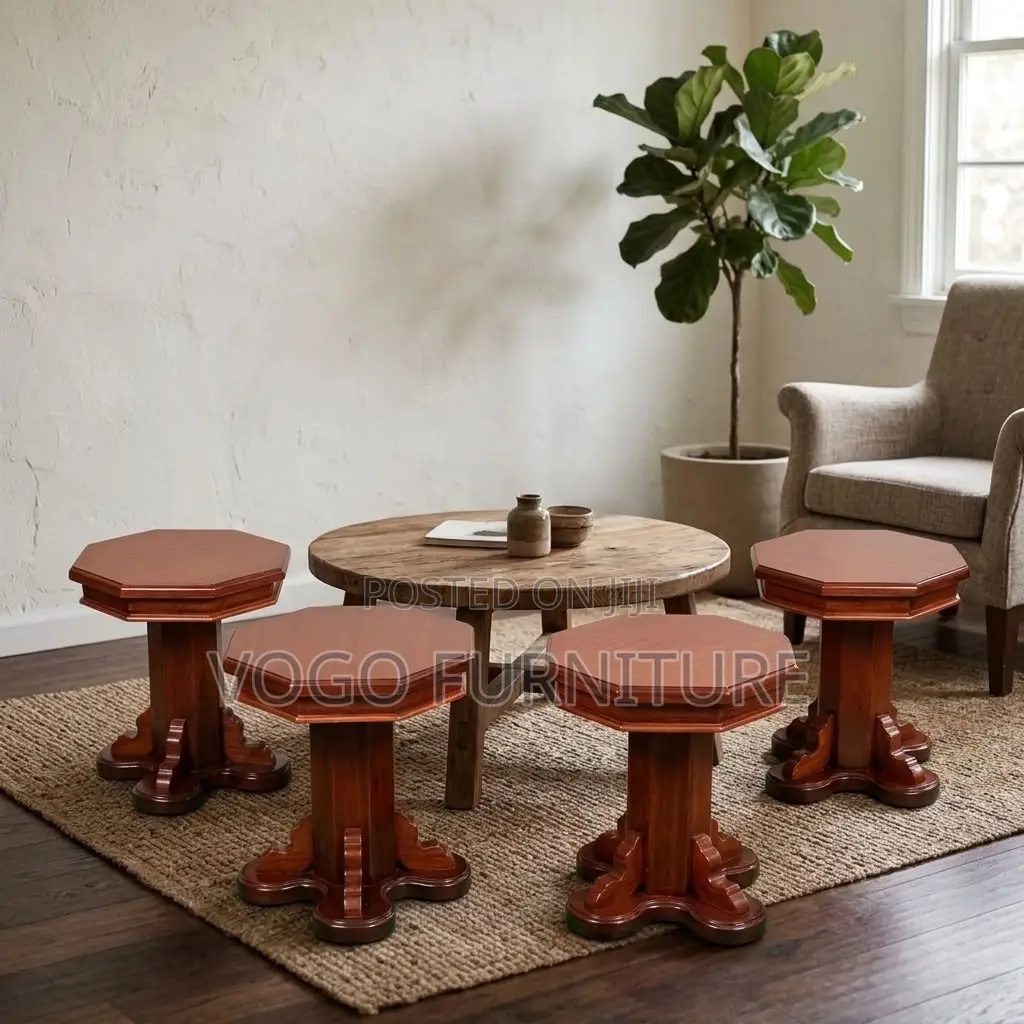 Coffee Table; Mahogany Coffee Table