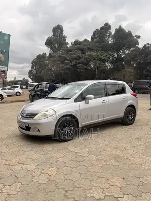 Nissan Tiida 2012 Silver