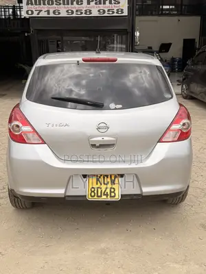 Nissan Tiida 2012 Silver