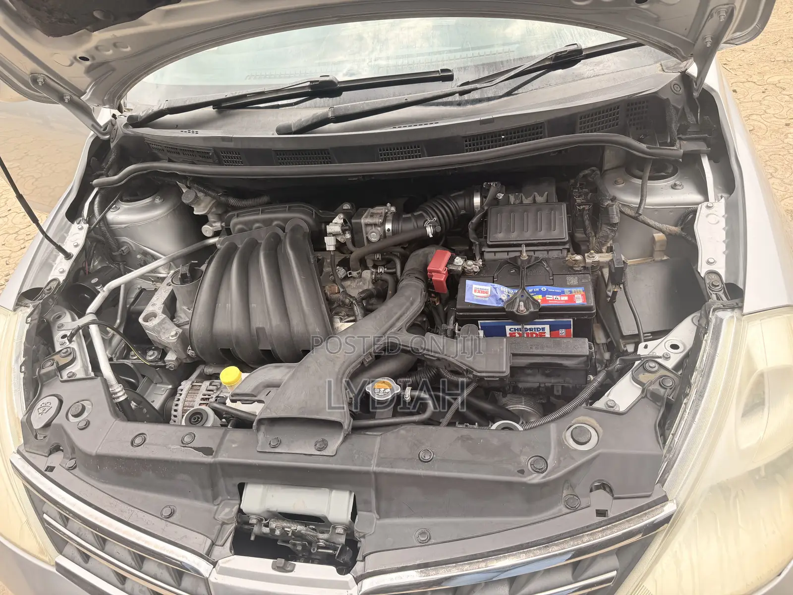 Nissan Tiida 2012 Silver