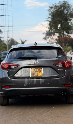 Mazda Axela 2019 Silver