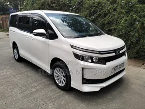 Toyota Noah 2017 White