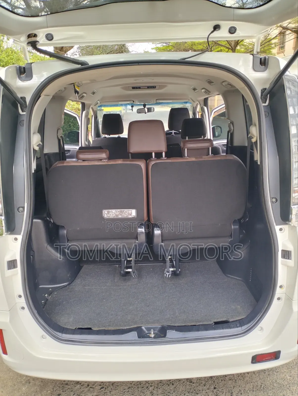 Toyota Noah 2017 White