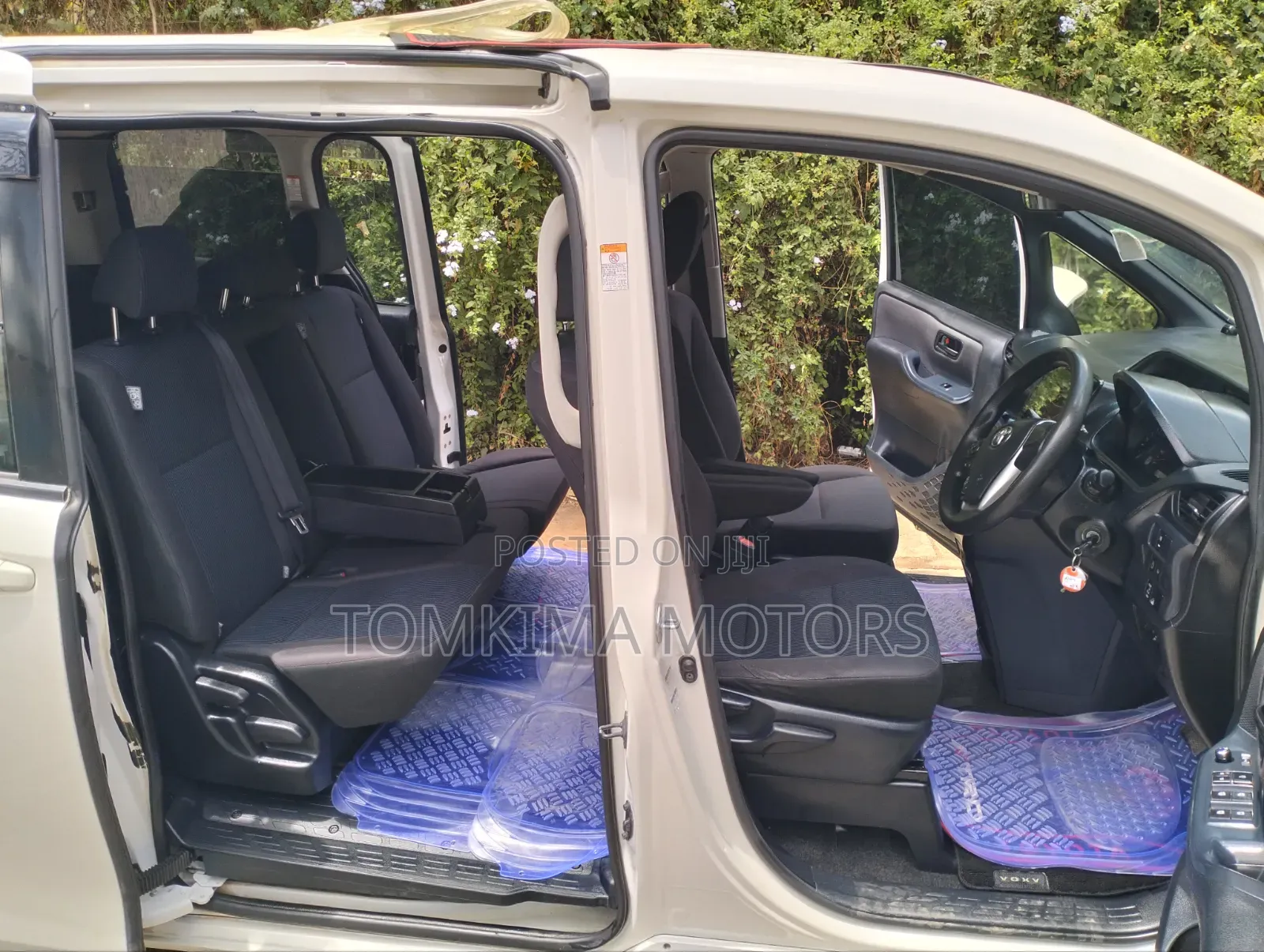 Toyota Noah 2017 White