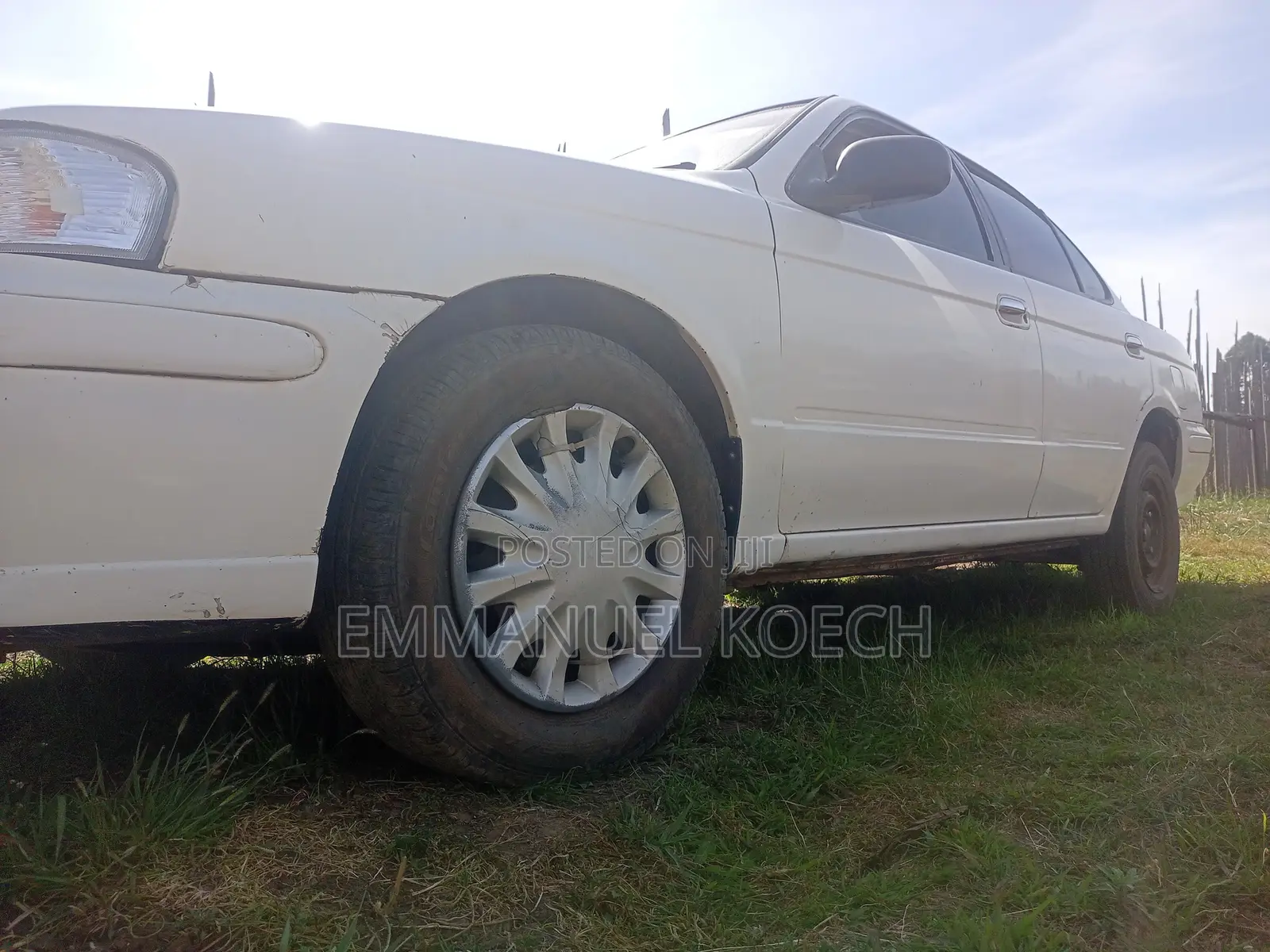 Nissan FB15 2001 White