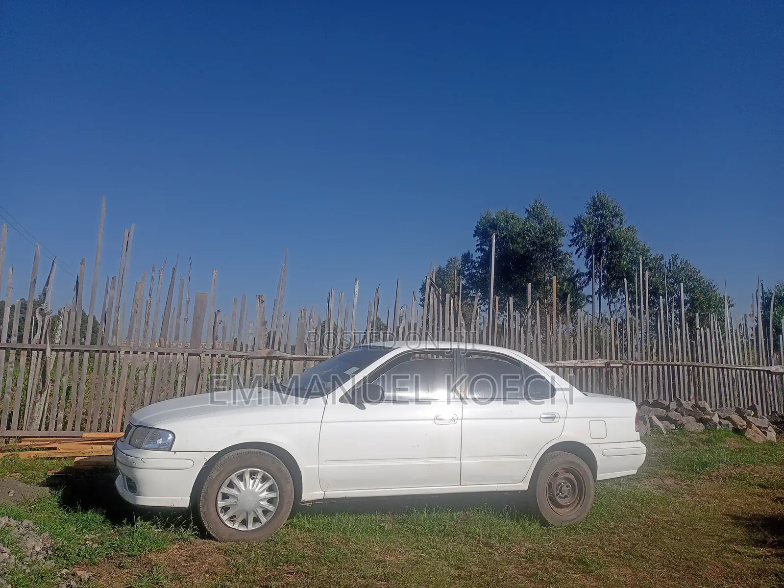 Nissan FB15 2001 White