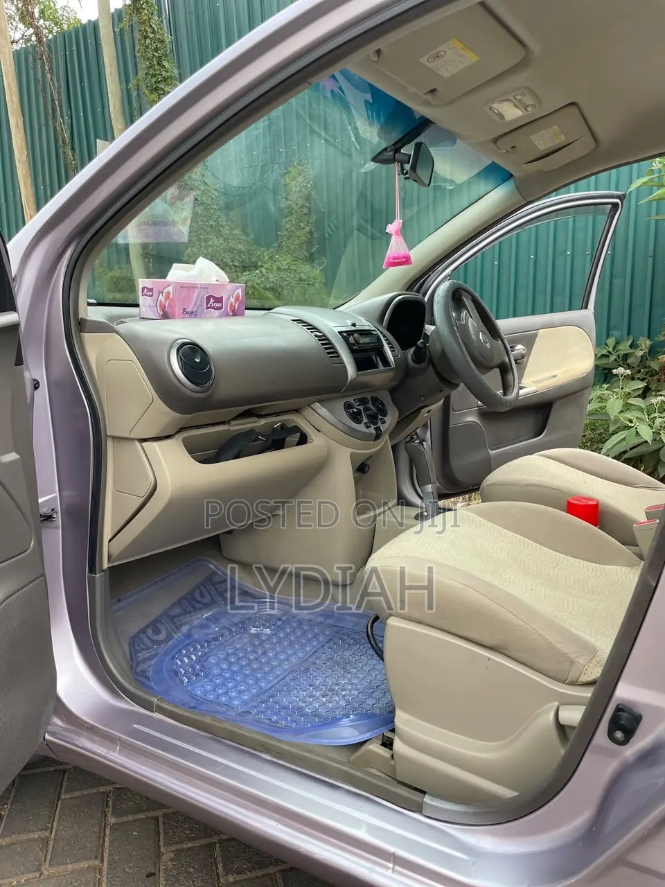 Nissan Note 2011 Pink