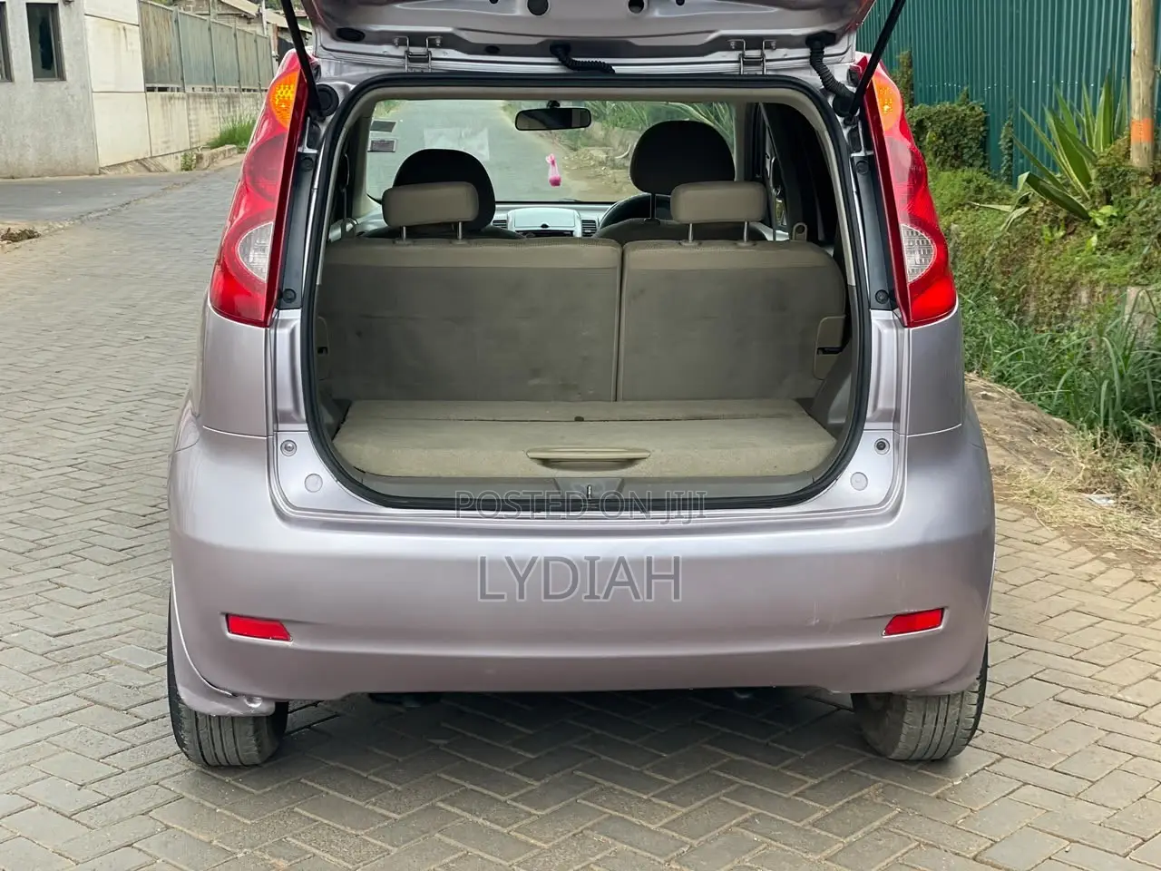Nissan Note 2011 Pink