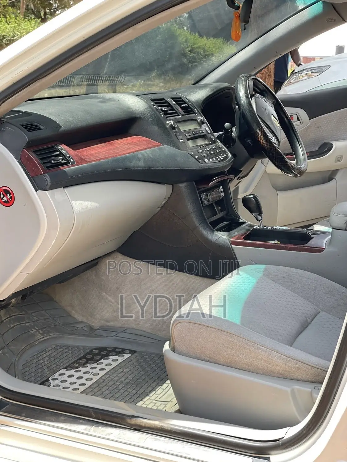 Toyota Crown 2009 White