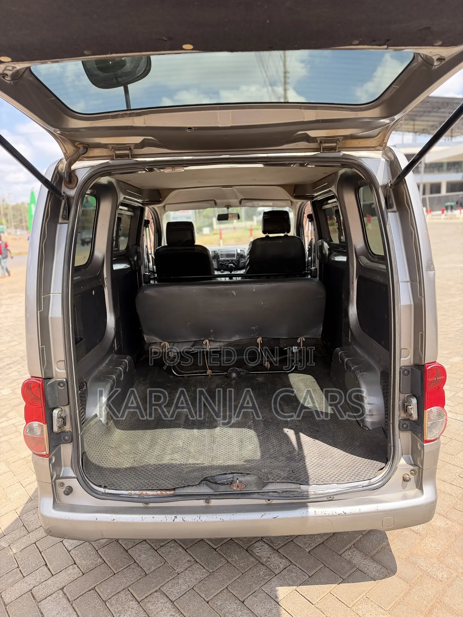 Nissan NV200 2011 Silver