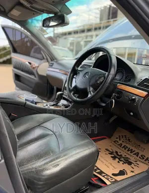 Mercedes-Benz E200 2005 Gray