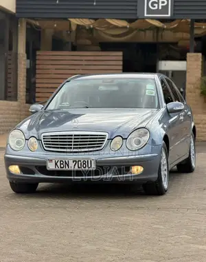 Mercedes-Benz E200 2005 Gray